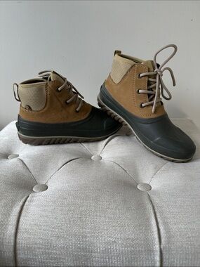 Bogs Casual Lace Leather Low Boot / Bootie